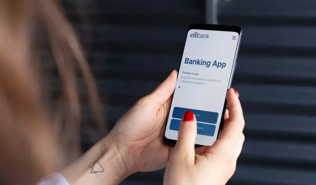 Digital Banking vs. Traditional Banking: Your Guide to a Financial Revolution